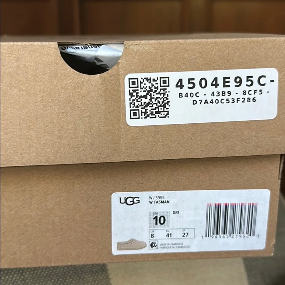 Never worn Women’s YGG Tasman slippers - Picture 3 of 3